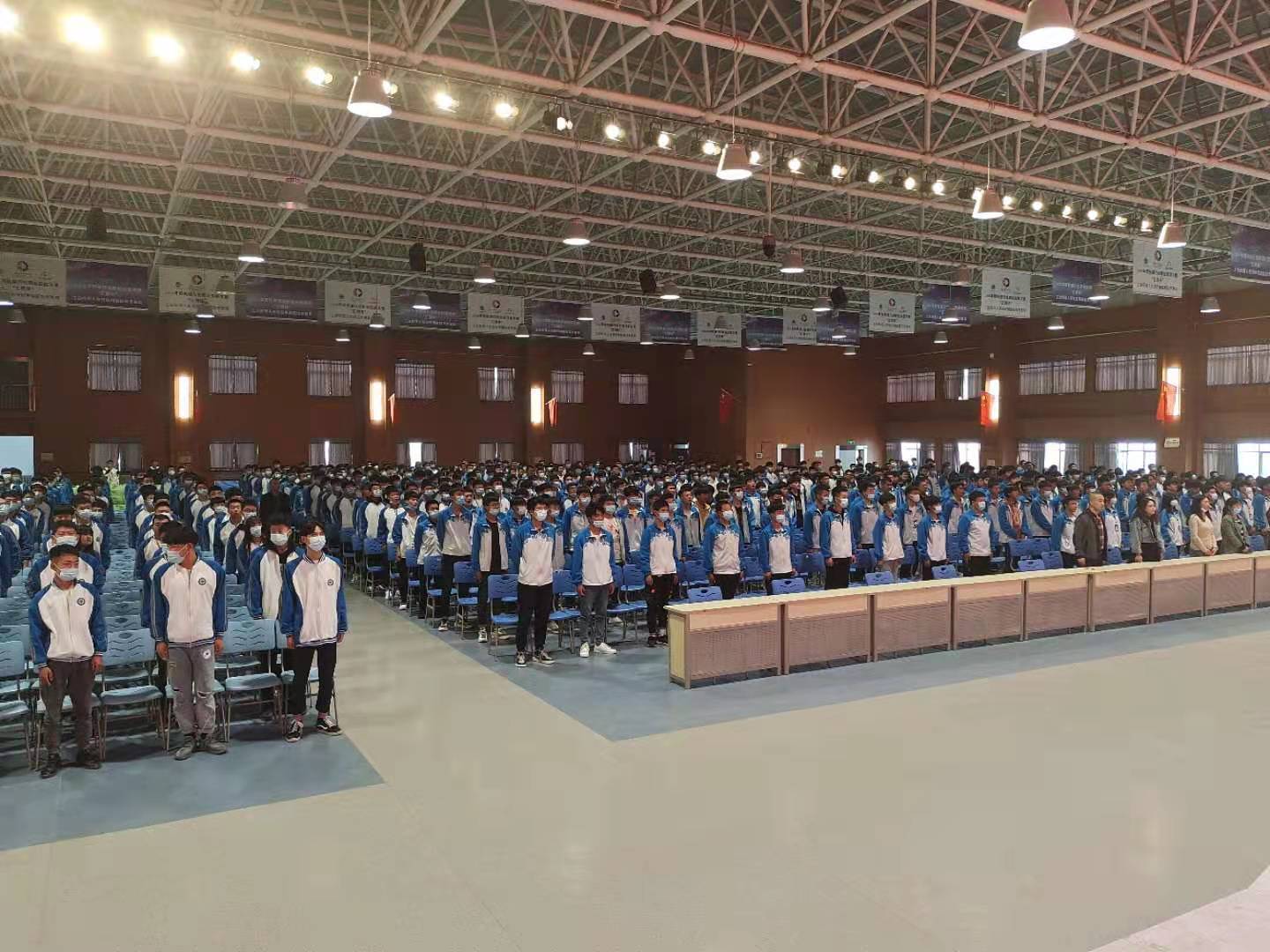 说明: E:\绩效考核日常资料\2021年3月\开学第一课暨全体学生大会\2a0c4ffa711f01cbda06b8ff146456e.jpg